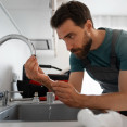 Jak opravit kapající kohoutek bez instalatéra? Ušetřete vodu i peníze