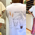 Trička s potiskem jsou hitem roku 2026: Jak nosit oversized graphic tee stylově