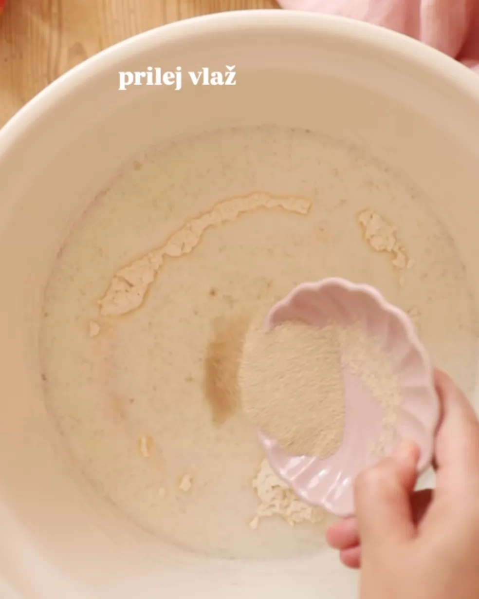 ovocný kysnutý koláč