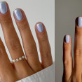 Světle modré nehty jsou největším trendem léta 2026: Sky Blue Nails nahrazují nude manikúru