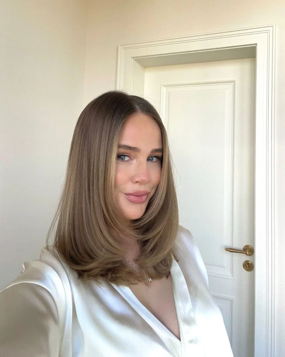 clavicut s balayage a světlejšími face-framing prameny