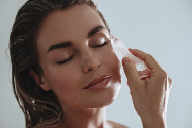 Ice facial: Funguje led na pleť, nebo je to jen trend?