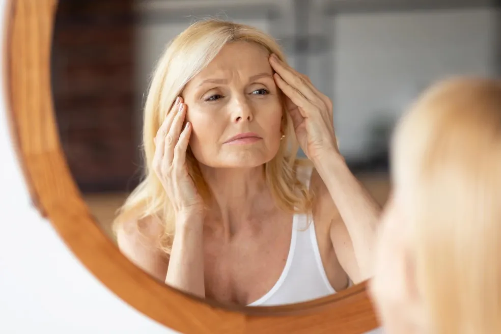 suchá a dehydratovaná pleť během perimenopauzy a menopauzy
