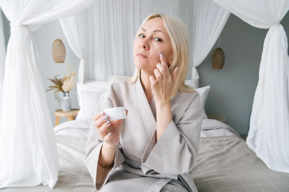 jednoduchá ranní a večerní skincare rutina pro menopauzální pleť