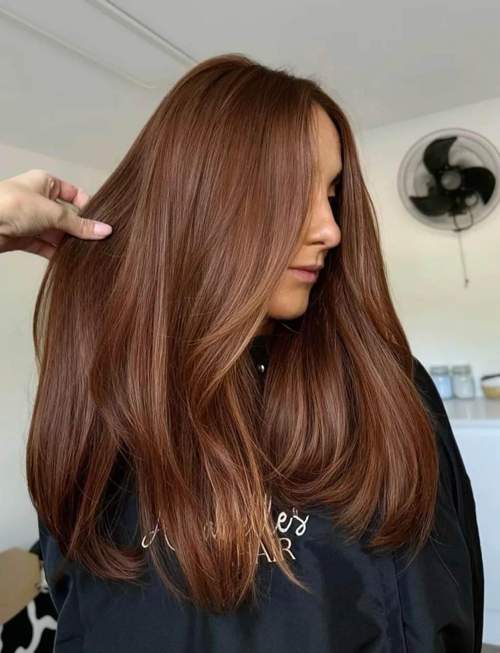 měděný gloss na vlasech po podzimním tónování