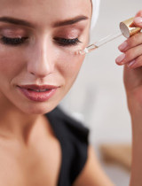 Retinol, retinal, nebo retinoidy? Jaký je rozdíl a co vybrat pro svou pleť