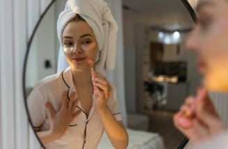 Proč vaše skincare rutina nefunguje? Nejčastější chyby, které brzdí výsledky