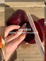 Šťáva pro růst vlasů: Funguje opravdu? Recept a živiny důležité pro zdravé vlasy
