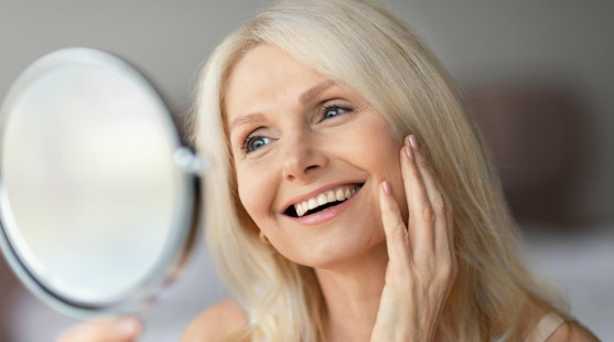 Skin longevity po 45: Jak pečovat o pleť, aby zůstala zdravá co nejdéle